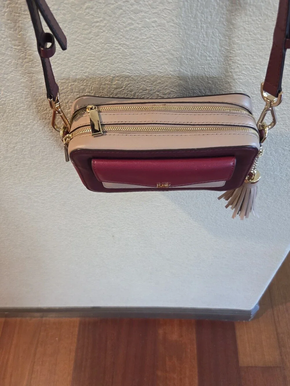 Michael Kors crossbodies sm pocket camera bag